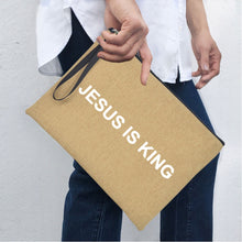 Load image into Gallery viewer, I carry my Faith Handbag Purse | Bíblia Crush™
